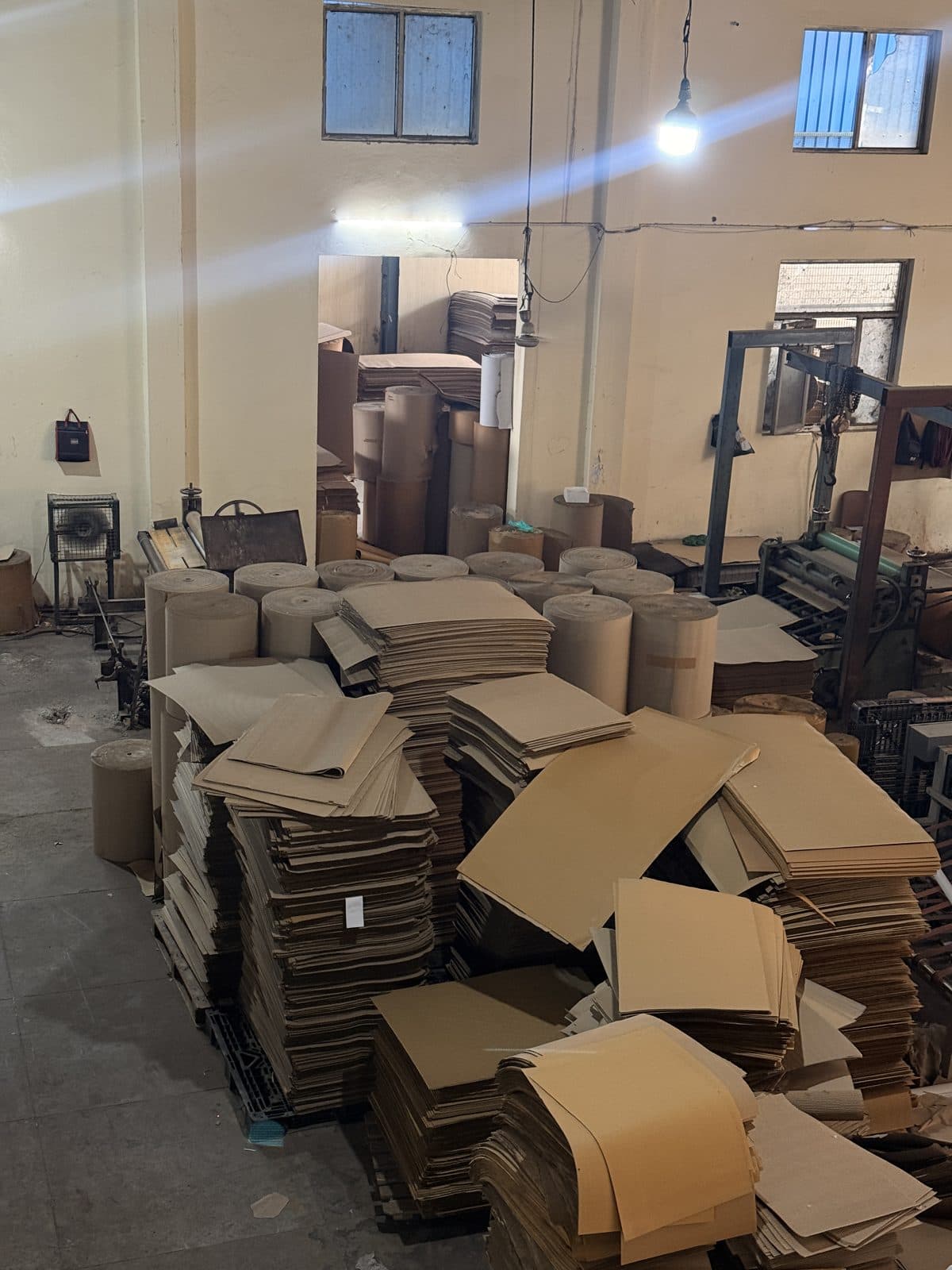 Flat corrugated box blanks